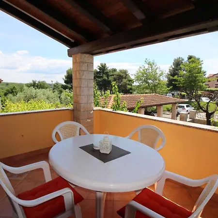 In Porec/istrien 10446 Apartment *